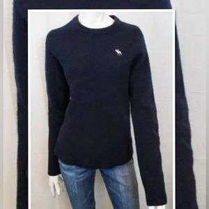 ABERCROMBIE & FITCH NAVY CREW NECK SWEATER M